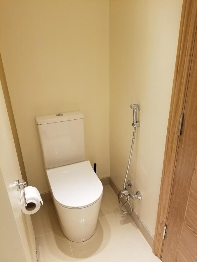 London Luxury Apartment 4 Bedroom Sleeps 12 People With 4 Bathrooms 1 Min Walk From Station Wanstead エクステリア 写真